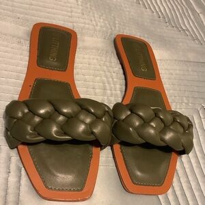 Litthing Green Sandals size 8.5